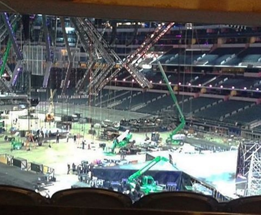 First Look At Wrestlemania 32 Setup In Att Stadium Cageside Seats